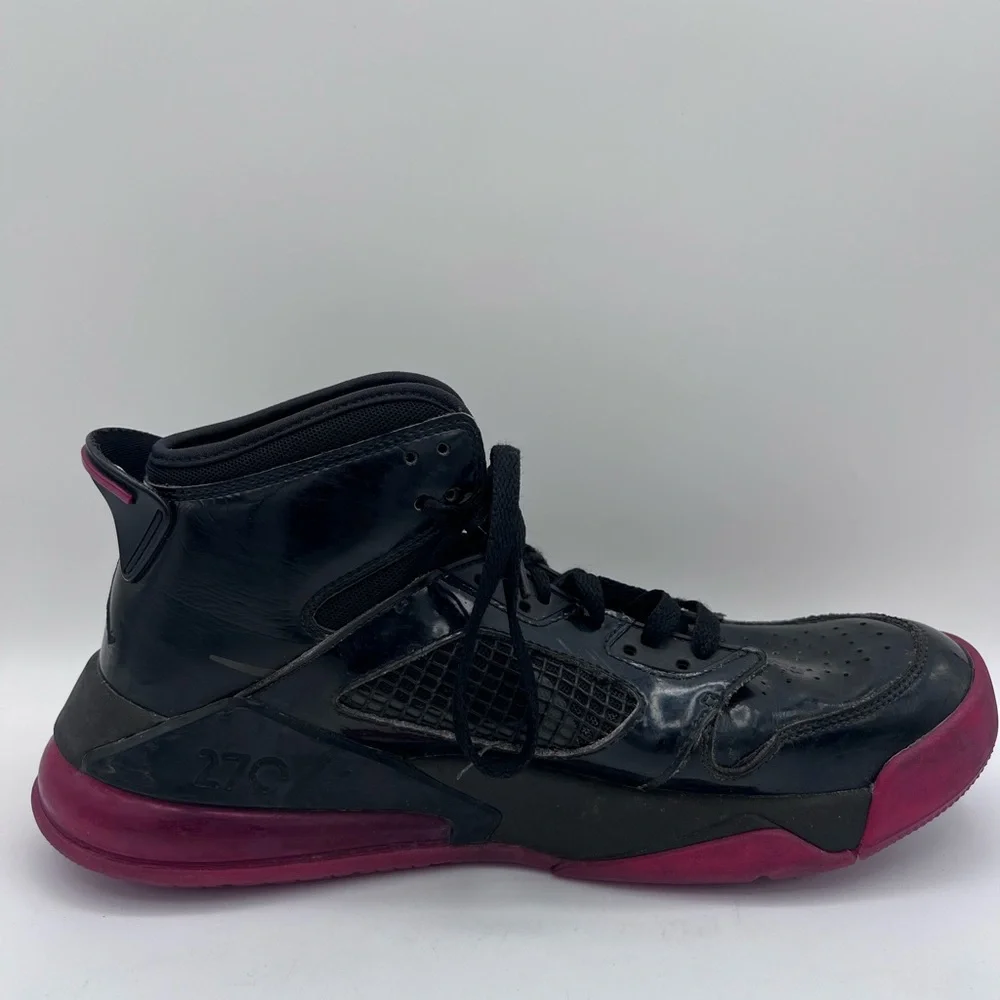 Size 11 - Jordan Mars 270 Bred -‎ CD7070-006